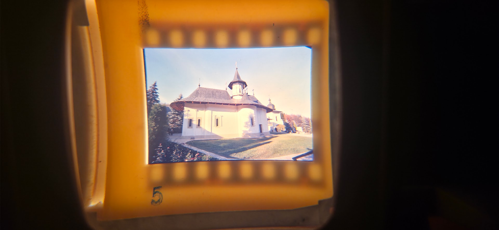 Vizor de diapozitive Krokus DIA, aparat vintage pentru vizualizarea diapozitivelor foto model anii '70 - imagine 2