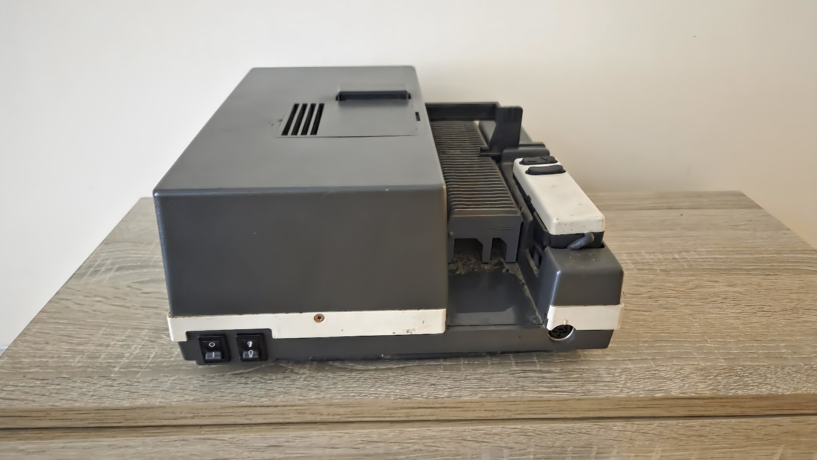 Proiector Diapozitive Vintage Leitz Pradovit R 150 (Anii 1976-1978) – Funcțional - imagine 5